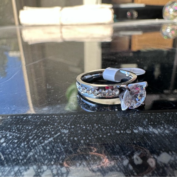 CRYSTAL ♡ Luxury Stainless Steel Ring GIFT size 6 - Picture 7 of 10